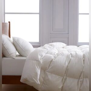 Quince Lightweight Premium Down Comforter - White
King/Cal King